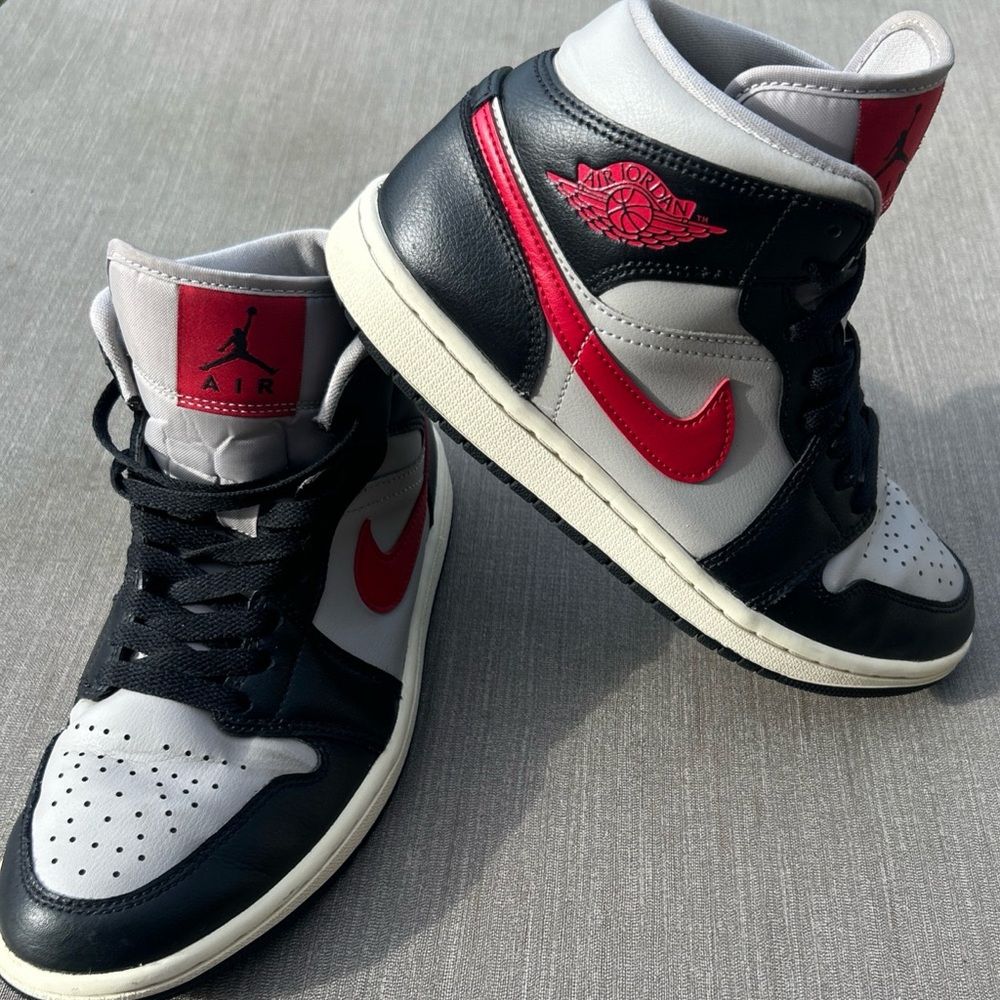 Nike Air Jordan’s 1 Mid Black Gym Red College Grey Sneakers BQ6472-060 Womens 7 - Picture 2 of 16